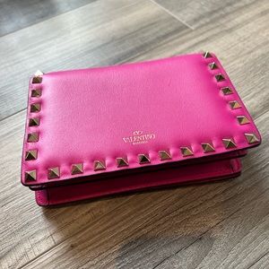 Valentino Garavani Rockstud Leather Pouch Wallet on a chain like new